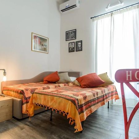 Apartamento Vesuvius A Mezzocannone Nápoles Exterior foto